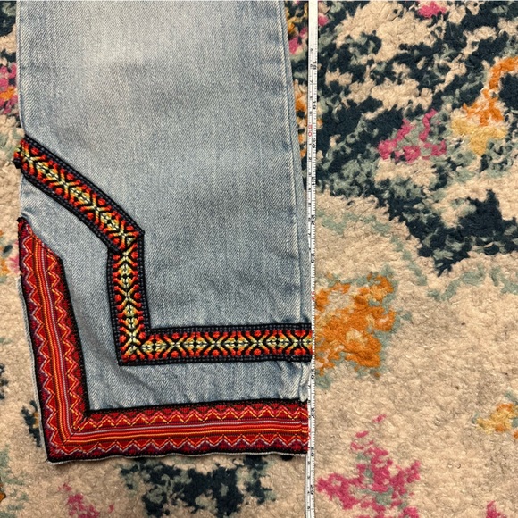 Vintage Guess Embroidered Jeans - Picture 14 of 15